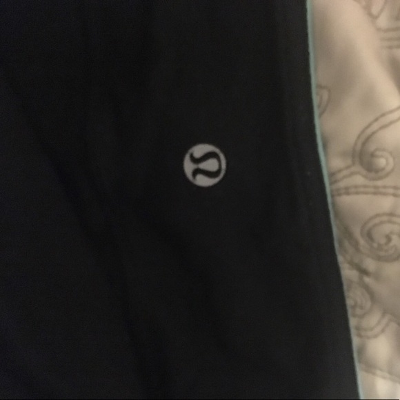 Lululemon nice capris - Picture 4 of 7